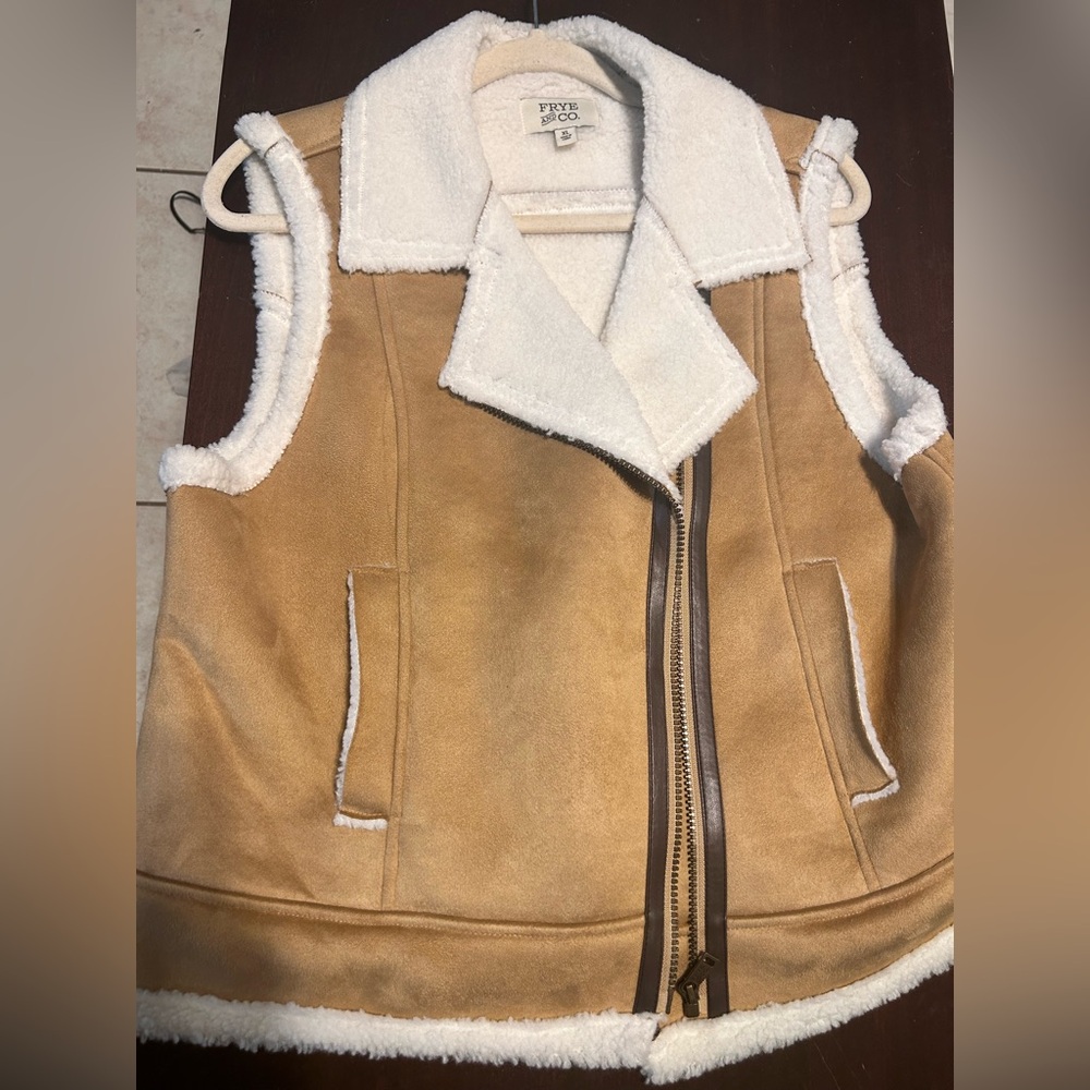 FRYE AND CO. Tan and Cream Vest